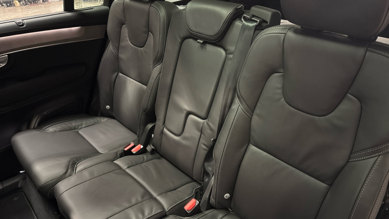 Volvo XC90 2.0 T8 PHEV Ultra Dark 5dr AWD Geartronic Estate